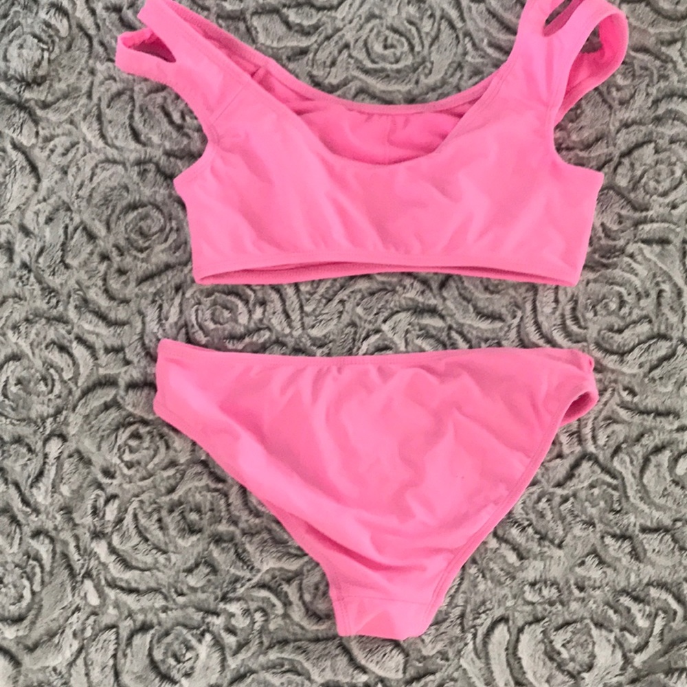 Pink Bikini! ๐ - Picture 4 of 6